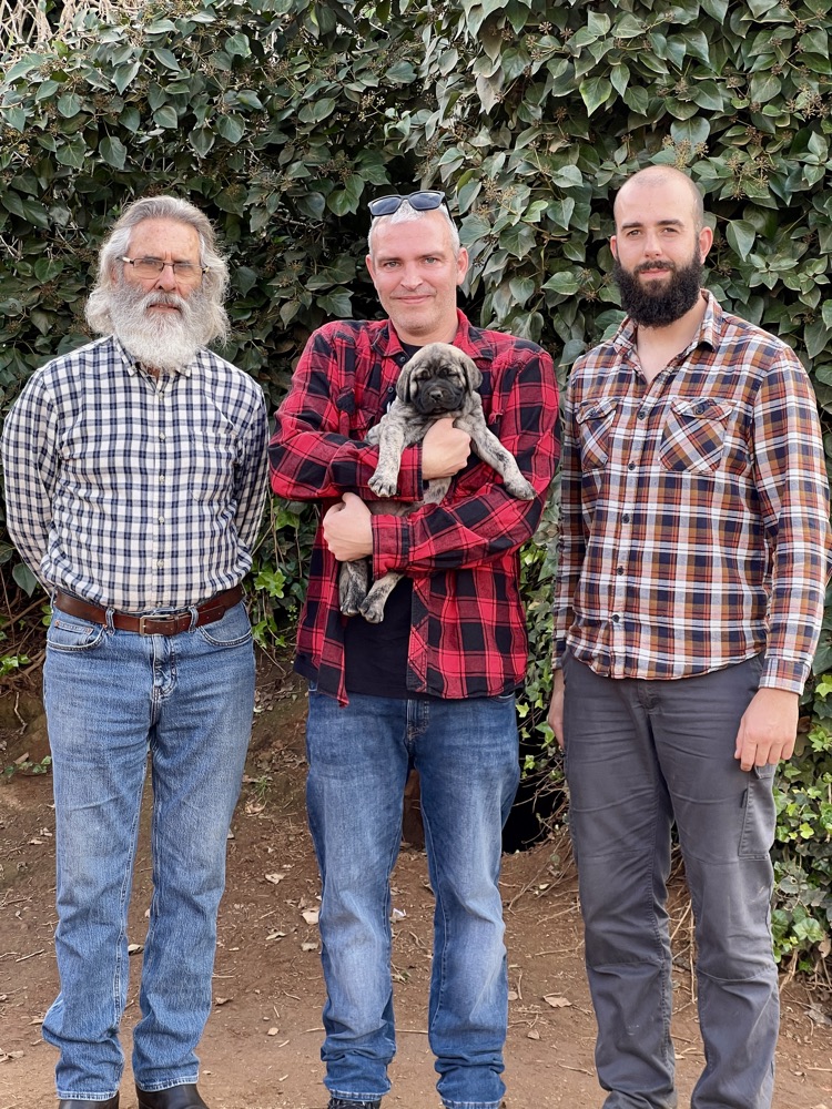 Cliente de Irema Curtó con su Perro de Presa Canario