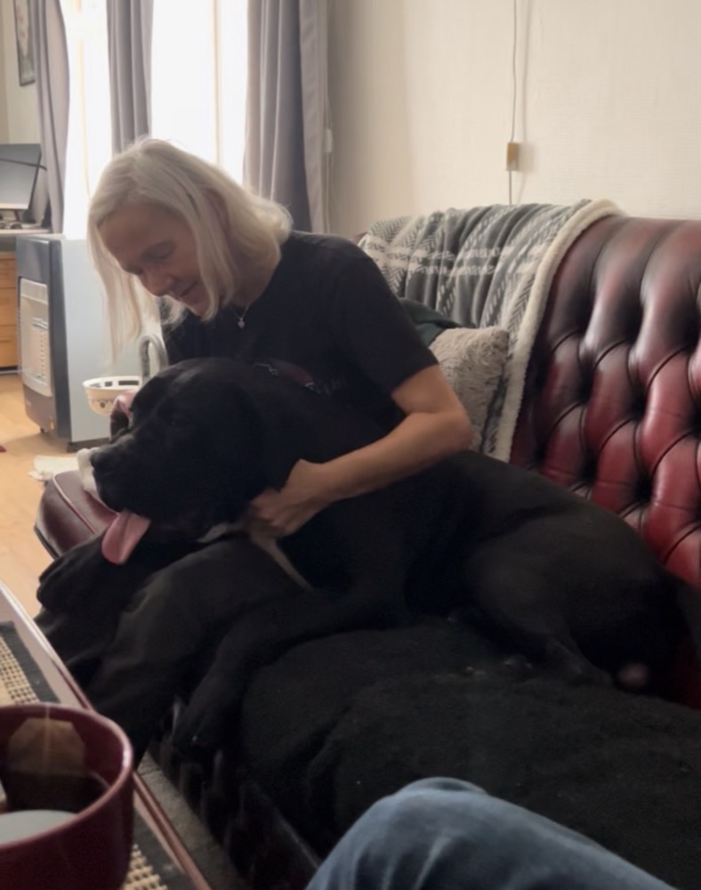 Cliente de Irema Curtó con su Perro de Presa Canario